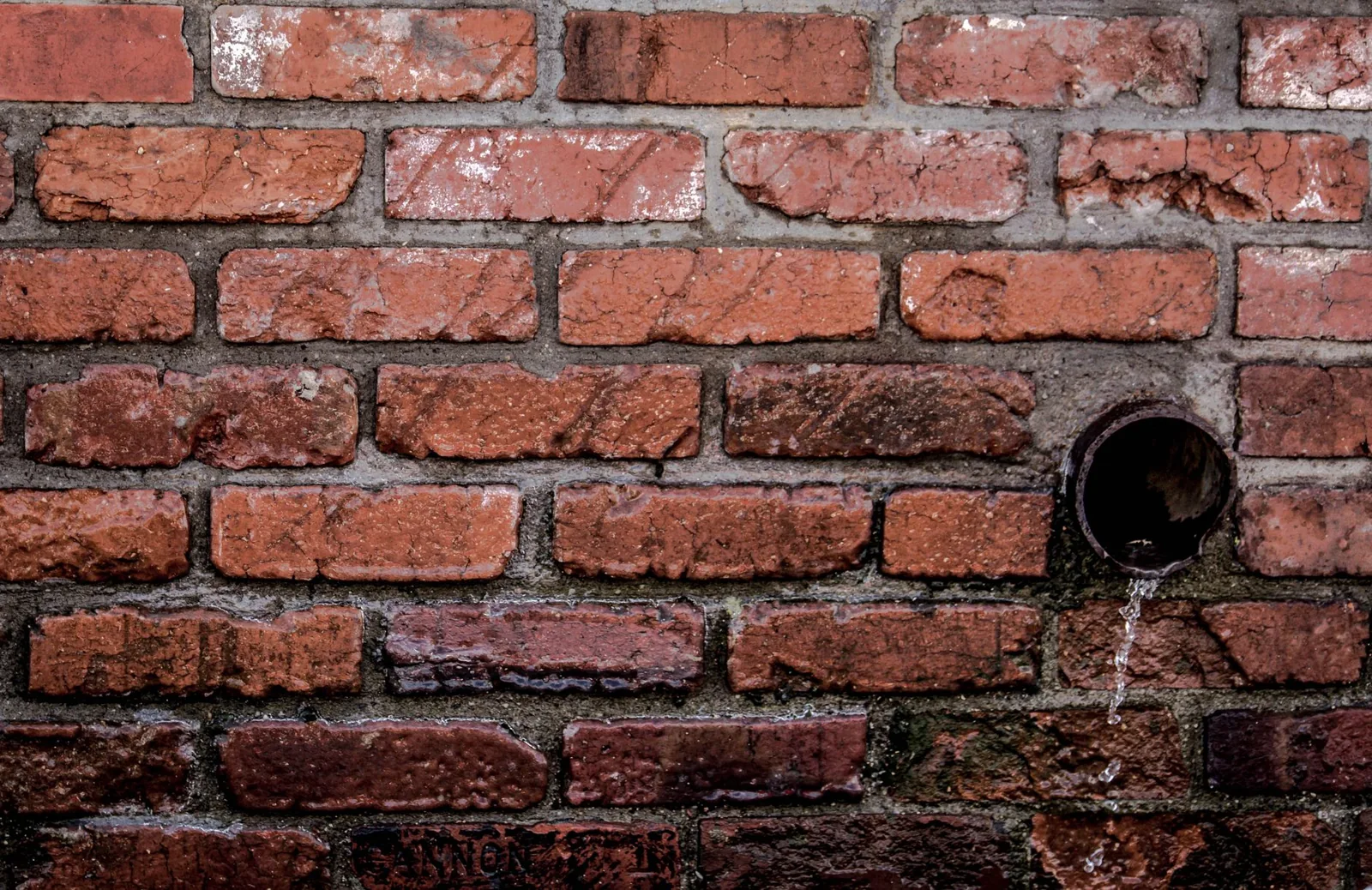retaining wall drainage pipe