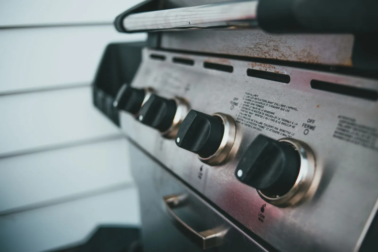 built in bbq vs freestanding grill