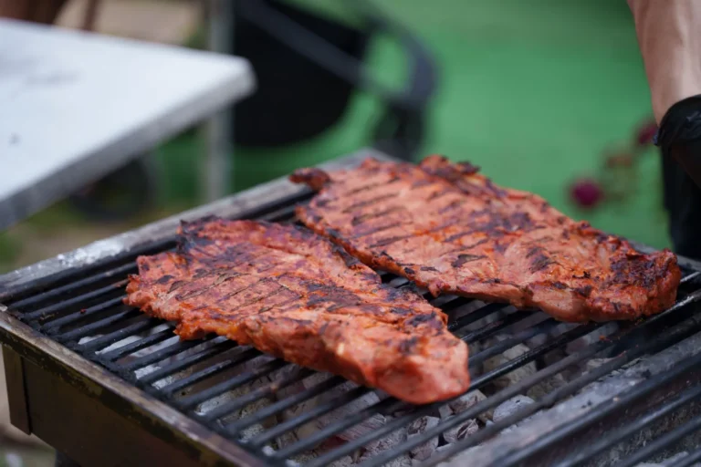 Built In BBQ vs Freestanding Grill: Which Belongs in Your Backyard?