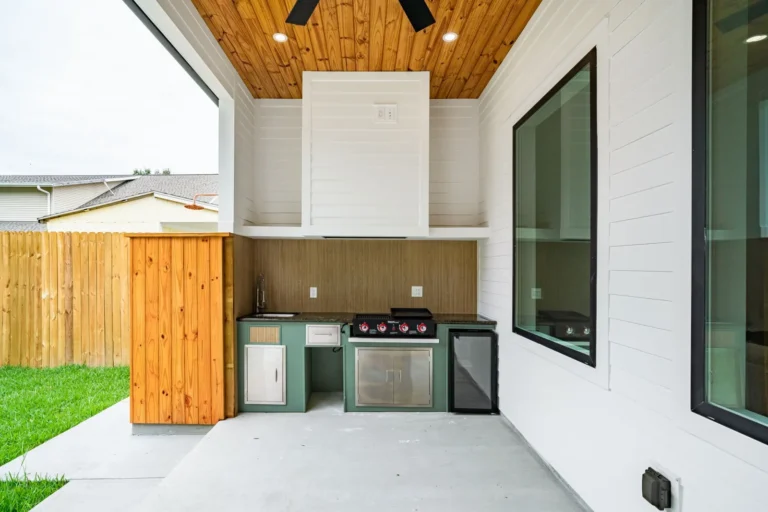 Outdoor Kitchen Cost per Linear Foot: 2025 Pricing by Finish Level