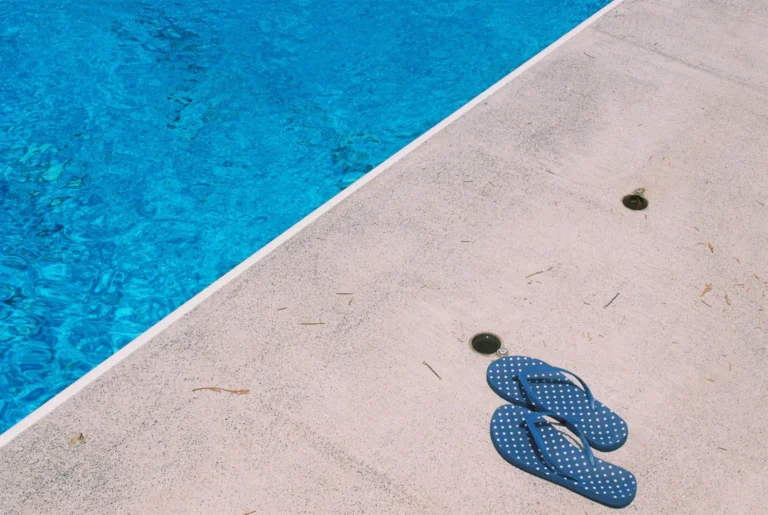 Fiberglass Pool Cost vs Concrete: What Homeowners Actually Pay