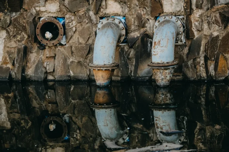 Retaining Wall Drainage Pipe: Types, Sizing, and Installation Cost